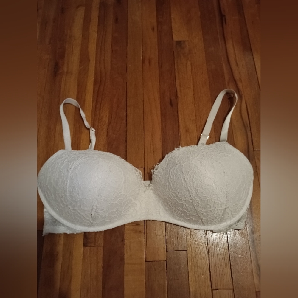VS White Lace Wireless Bra